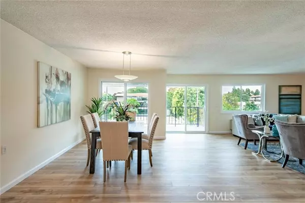 Laguna Woods, CA 92637,2381 Via Mariposa #3H