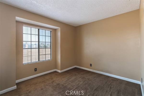 2260 E Avenue Q4 #66, Palmdale, CA 93550