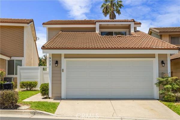 971 S Park Rim Circle, Anaheim Hills, CA 92807