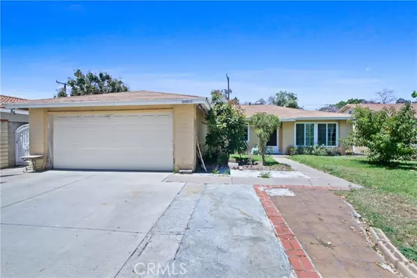 3001 W Elder Avenue, Santa Ana, CA 92704