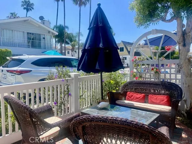 Newport Beach, CA 92662,203 Amethyst Avenue