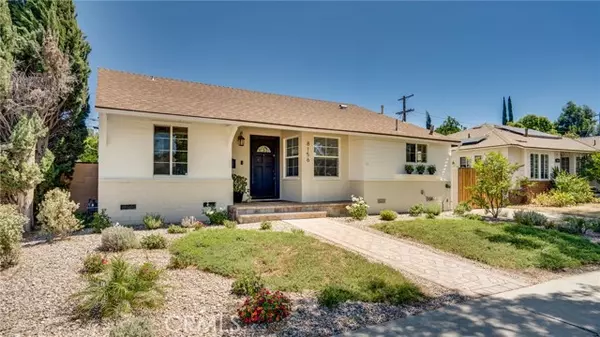 Lake Balboa, CA 91406,8156 Lesner Avenue