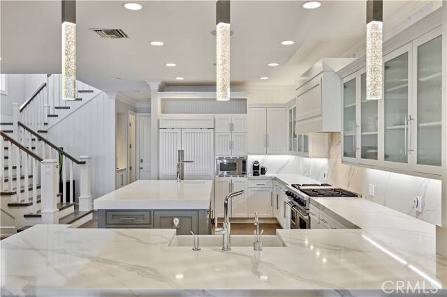 Newport Beach, CA 92661,1807 E Bay Avenue