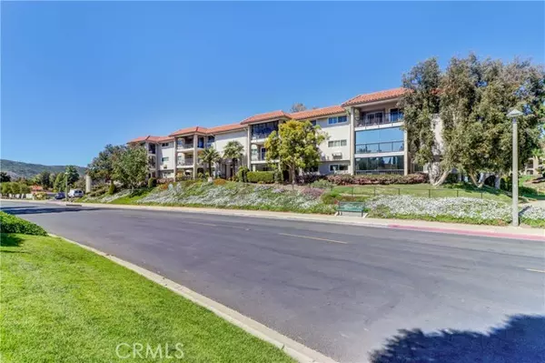 Laguna Woods, CA 92637,5370 Punta Alta #2E