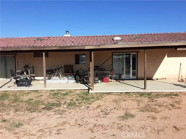 15588 Apache Road, Apple Valley, CA 92307