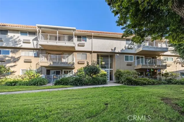 2390 Via Mariposa #3C, Laguna Woods, CA 92637