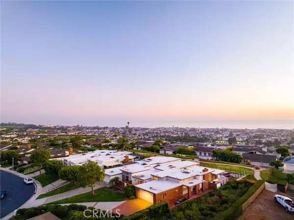 Corona Del Mar, CA 92625,23 Beachcomber