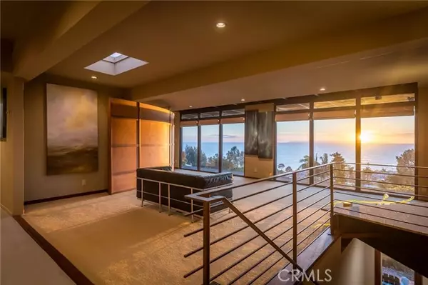 Laguna Beach, CA 92651,22315 3rd Avenue