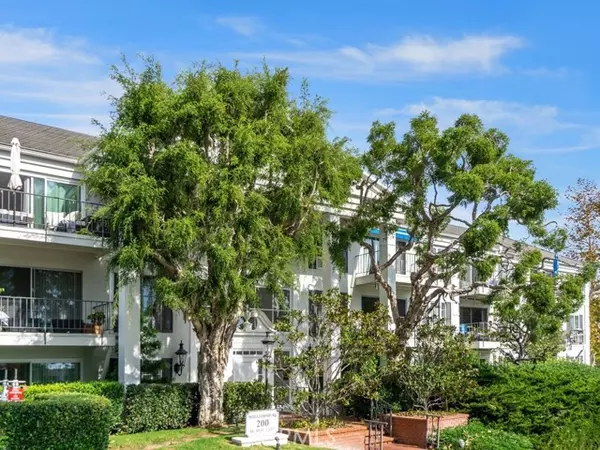 200 Mcneil Lane #204, Newport Beach, CA 92663