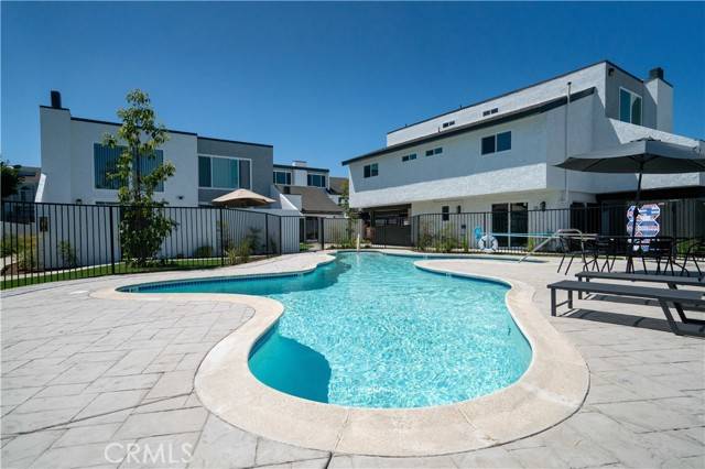 283 Avocado Street, Costa Mesa, CA 92627