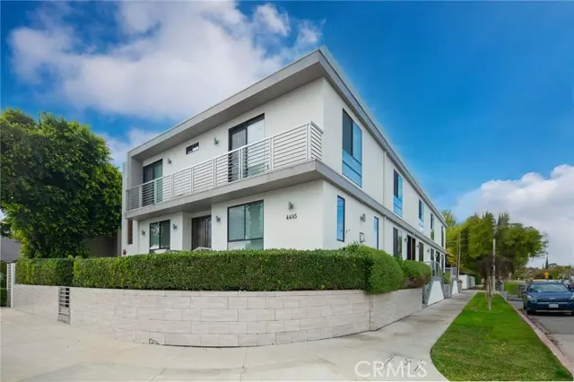 Sherman Oaks, CA 91423,4485 Hazeltine Avenue #2