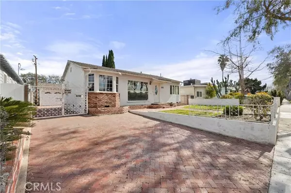 3288 Lewis Avenue, Signal Hill, CA 90755