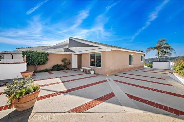 San Clemente, CA 92672,425 Calle Pueblo