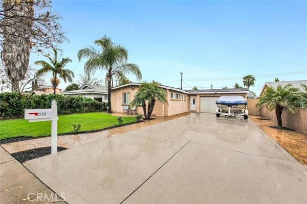 2210 W 9th Street, Santa Ana, CA 92703