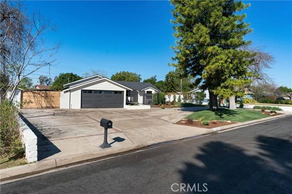 Tustin, CA 92705,13081 Fairmont Way