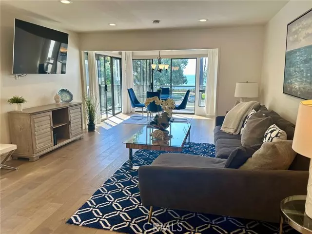 Santa Monica, CA 90403,833 Ocean Avenue #205