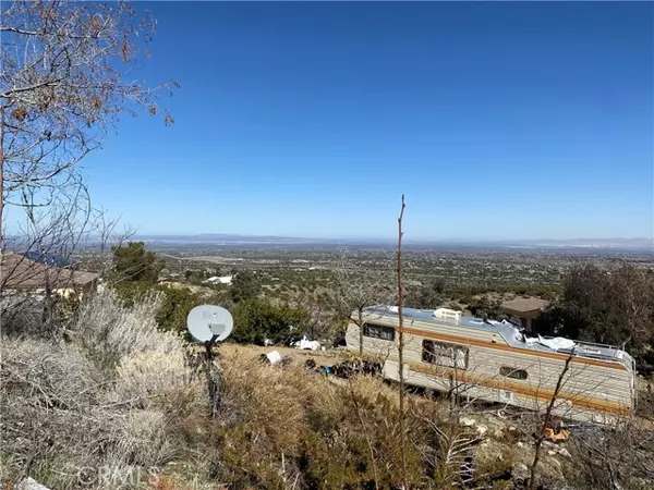 Pinon Hills, CA 92372,8401 Silver Rock Road