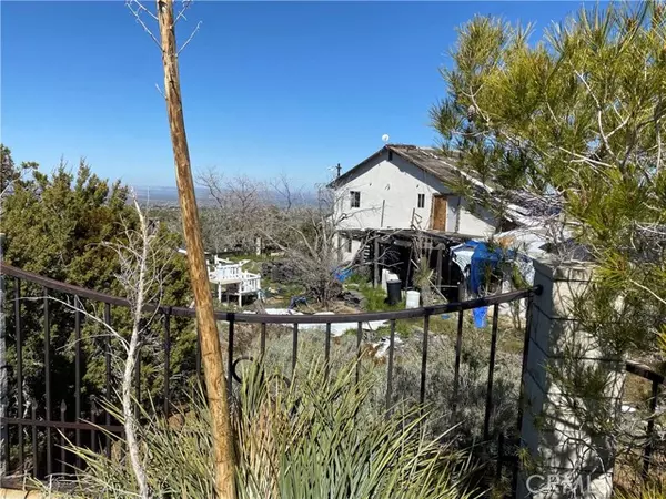 Pinon Hills, CA 92372,8401 Silver Rock Road