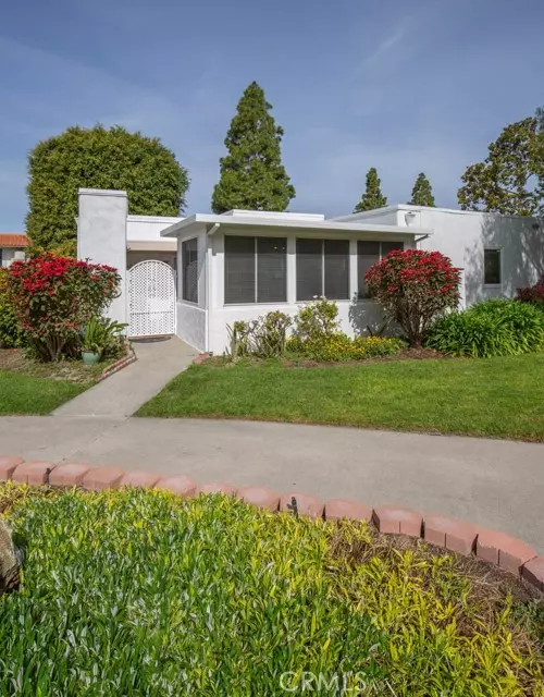 Laguna Woods, CA 92637,2284 Via Puerta #C