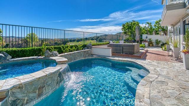 10 Shoal Creek, Coto De Caza, CA 92679