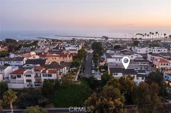 Corona Del Mar, CA 92625,319 Heliotrope Avenue