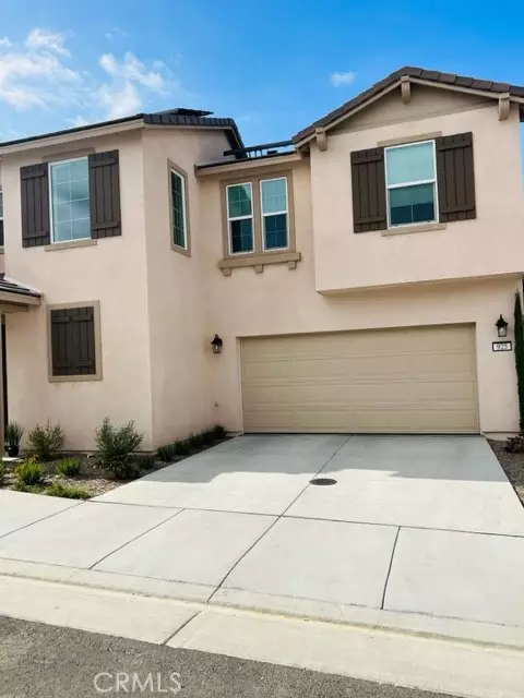 Lake Elsinore, CA 92530,925 Helena