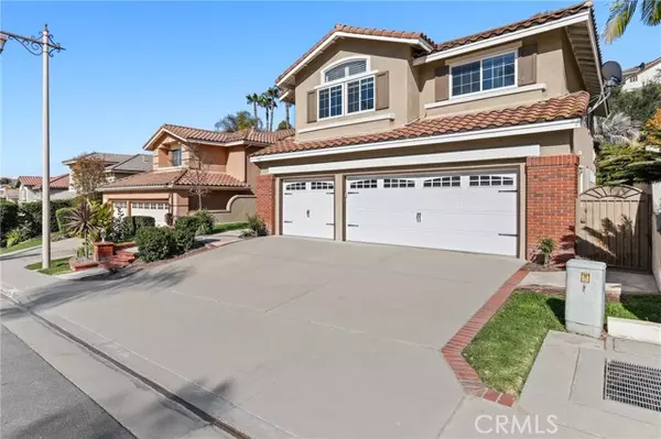 976 S Creekview Lane, Anaheim Hills, CA 92808