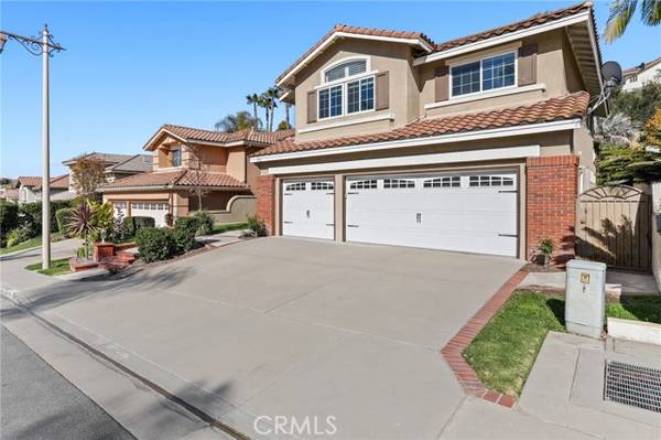 976 S Creekview Lane, Anaheim Hills, CA 92808