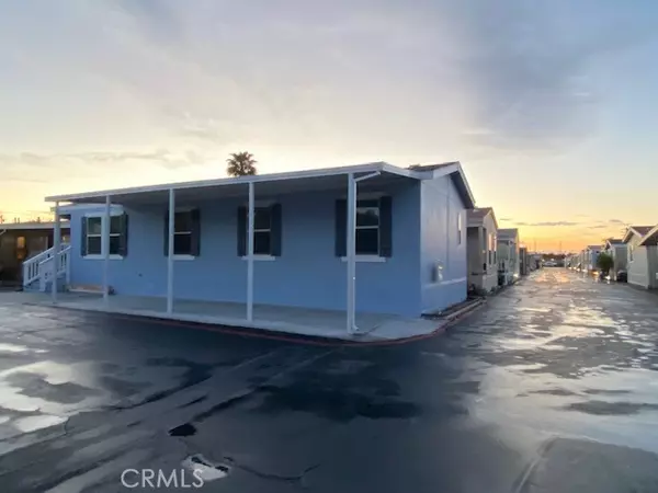 Costa Mesa, CA 92627,2060 Newport #55