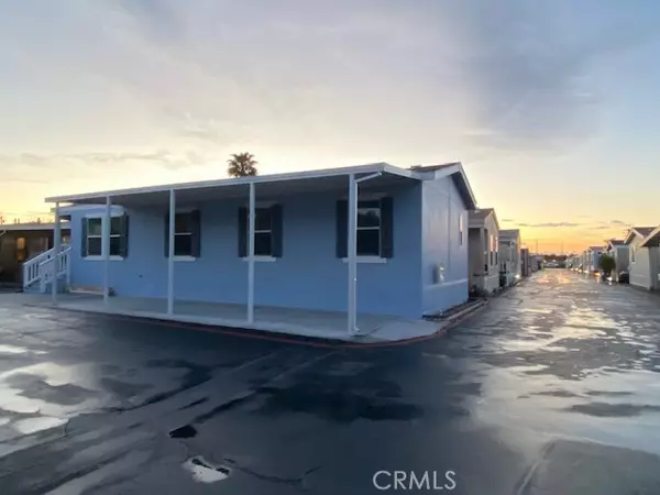 Costa Mesa, CA 92627,2060 Newport #55