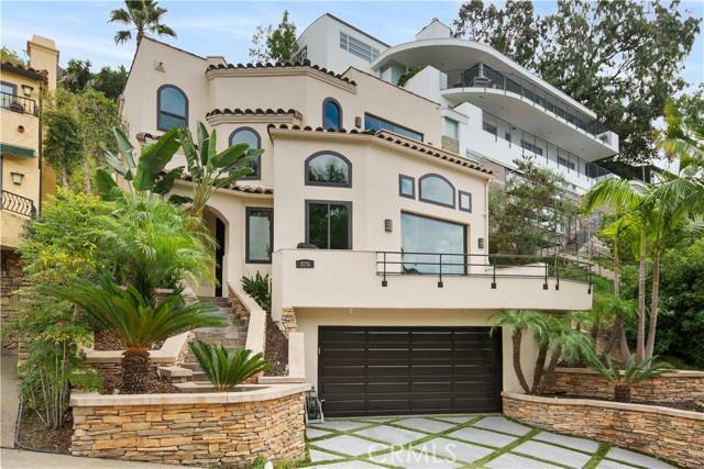 825 Summit Drive, Laguna Beach, CA 92651