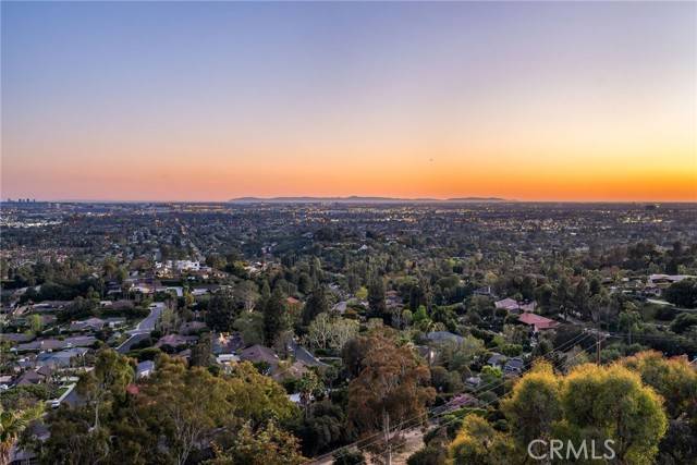 2012 La Cuesta Drive, North Tustin, CA 92705