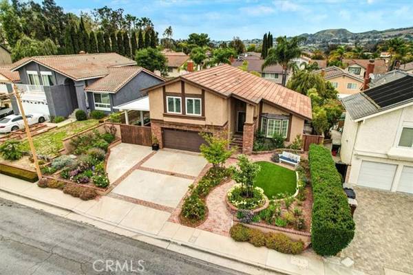 940 S Amherst Circle, Anaheim Hills, CA 92807