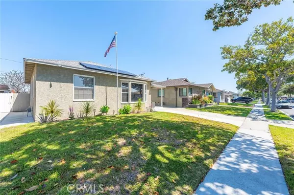 Lakewood, CA 90713,4824 Coldbrook Avenue