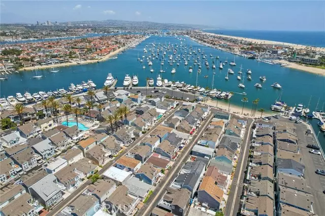 Newport Beach, CA 92663,33 El Paseo