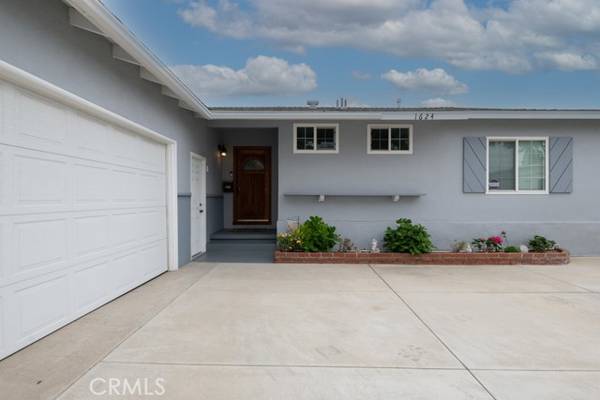 1624 W Roberta Avenue, Fullerton, CA 92833