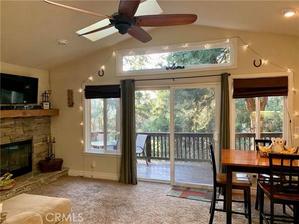 23776 Lakeview Drive, Crestline, CA 92325