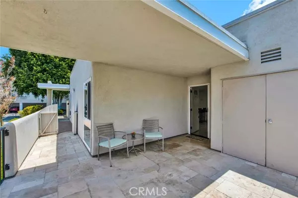 Laguna Woods, CA 92637,2328 Via Mariposa #Q