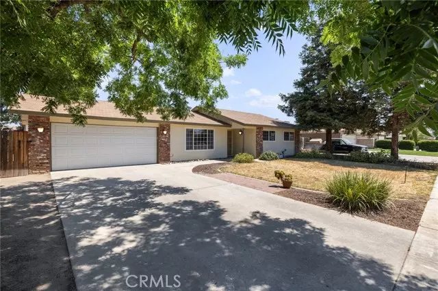 1792 E Alpine Avenue, Tulare, CA 93274