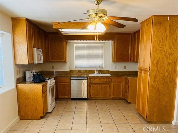 13055 Yellowstone Avenue, Victorville, CA 92395