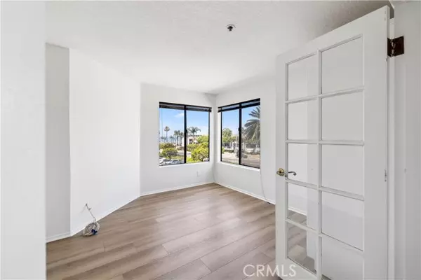 Newport Beach, CA 92663,240 Nice Lane #213