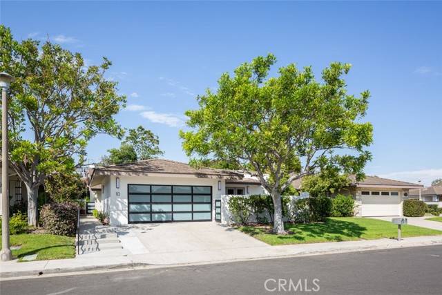 10 Maritime Drive, Corona Del Mar, CA 92625