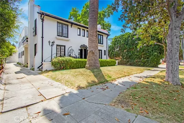 2406 3rd Avenue, Los Angeles, CA 90018