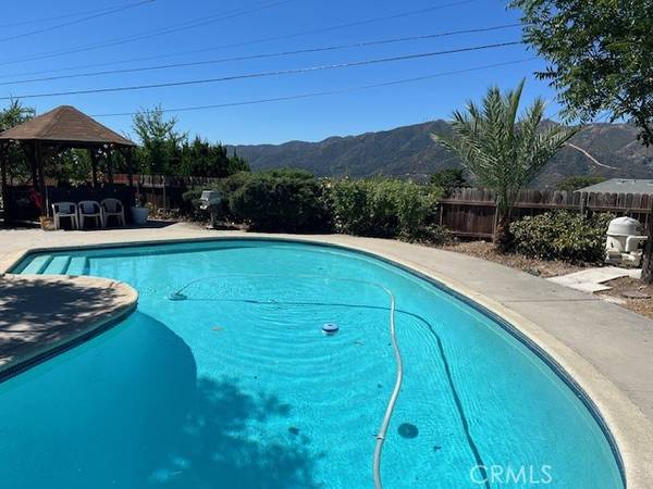 3830 Los Amigos Street, La Crescenta, CA 91214