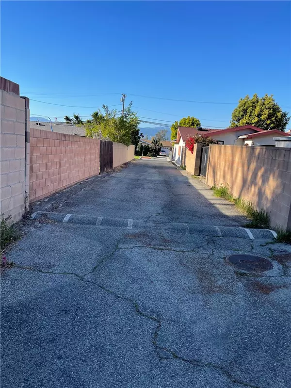 Beaumont, CA 92223,855 Elm