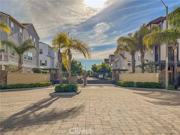 618 W Tribella Court, Santa Ana, CA 92703