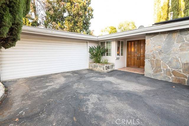 20528 Miranda Place, Woodland Hills, CA 91367