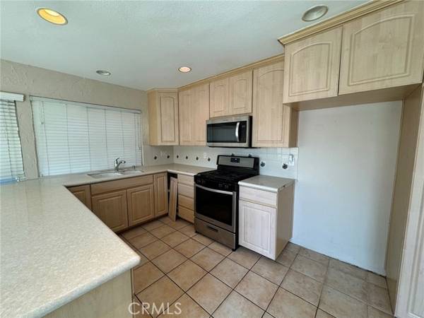 Simi Valley, CA 93063,2146 Burrell Avenue