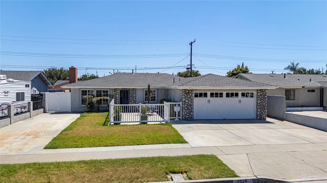 1826 W Saint Andrew Place, Santa Ana, CA 92704