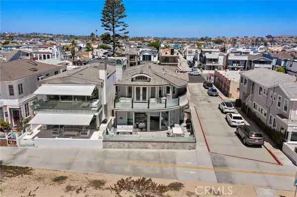 126 East Oceanfront, Newport Beach, CA 92661